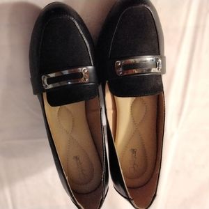 Size 9 Black Jaclyn Smith Court Shoes